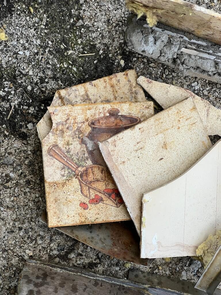 Photo of old fashioned kitchen tiles